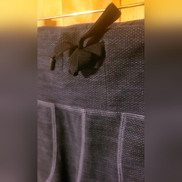 Lululemon h6 yoga pants size 2 - Picture 4 of 6